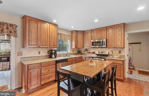 100 Brook Meadow Cir, Shrewsbury PA  17361-1236 exterior