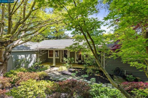 44 Valencia Rd, Orinda, CA 94563-4136