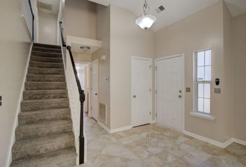 1052 Hampshire Pl, Florence KY  41042-9351 exterior