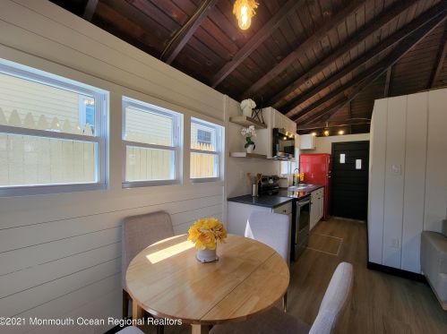 433 Devon St, Lacey NJ  08731-2429 exterior
