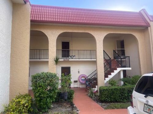 241 Lake Frances Dr, West Palm Beach, FL 33411-2328