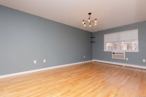 2436 Matthews Ave, Bronx, NY 10467-9212
