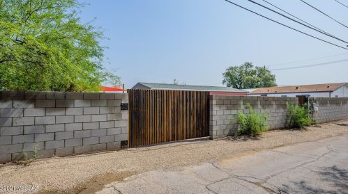 842 21st St, Tucson AZ  85745-3034 exterior