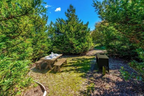 6301 Highland Pl, Sebastopol CA  95472-6100 exterior