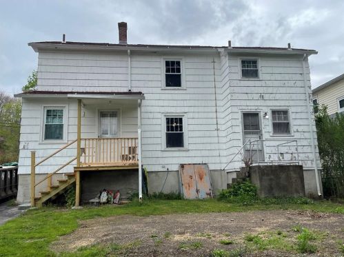 665 Main St, Middletown, CT 06457-4570