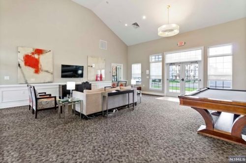 7 Holly Ln, Outwater NJ  07026-3564 exterior