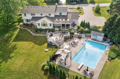 5705 Oxford Dr, Waukesha, WI 53146-4823
