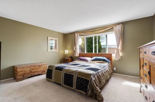 1151 Lawrence Way, Oxnard CA  93035-2525 exterior