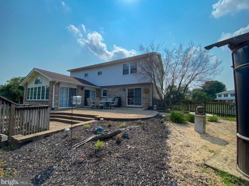 5 Wortham Ct, Bear DE  19701-2060 exterior