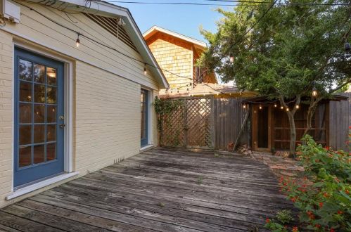 2121 Weatherbee St, Fort Worth TX  76110-1245 exterior