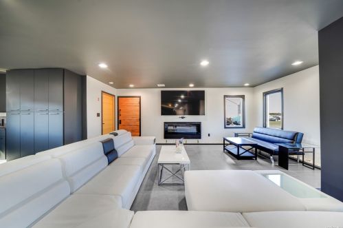 110 Schooner Ln, Copiague NY  11726-5311 exterior