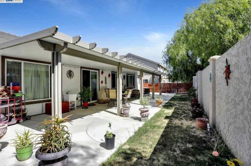 18 Plum Tree Ct, West Pittsburg, CA 94565-6809