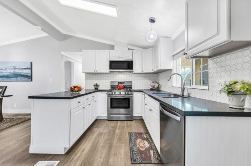 9644 Kent St, Elk Grove CA  95624-2436 exterior