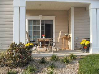 406 Saratoga Ln, Fishkill NY  12524-4931 exterior