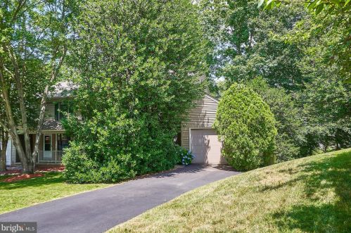3424 Fort Lyon Dr, Woodbridge, VA 22192-1036
