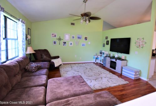 5325 Jamaica Rd, Cocoa, FL 32927-9060