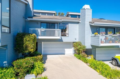 458 Bello St, Pismo Beach, CA 93449-2701