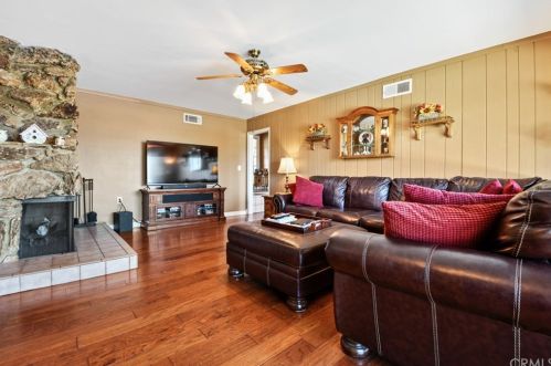 1056 Knollcrest Dr, Covina CA 91724-3435 exterior