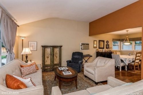 1384 Holiday Park Dr, North Wantagh, NY 11793-2538