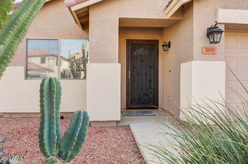 3841 Fallen Leaf Ln, Glendale, AZ 85310-3306