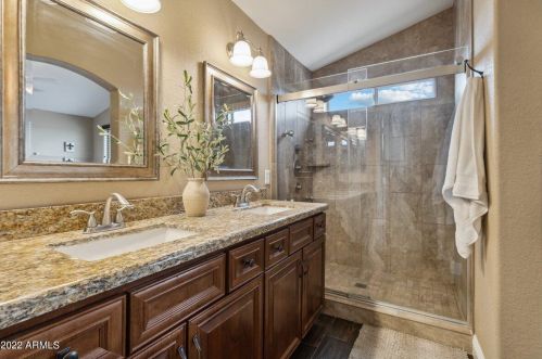 4032 Rose Gdn Ln, Glendale AZ  85308-9407 exterior