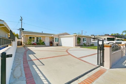 11908 205th St, Lakewood, CA 90715-1442