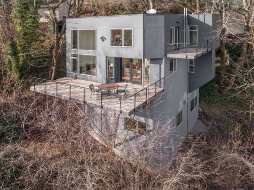 170 Lake Dell Ave, Seattle, WA 98122-6309