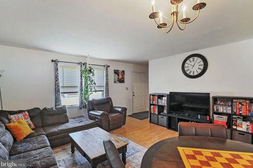 18 Greenway Ln, Dover DE  19904-6588 exterior