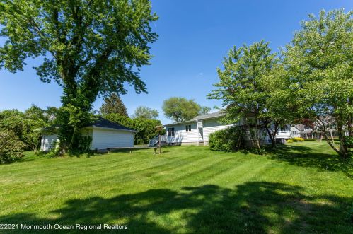 235 Hamiltonian Dr, Tinton Falls NJ  07701-5012 exterior