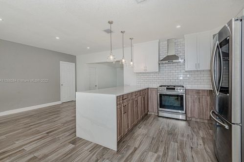 971 64th St, Hialeah FL  33012-6414 exterior