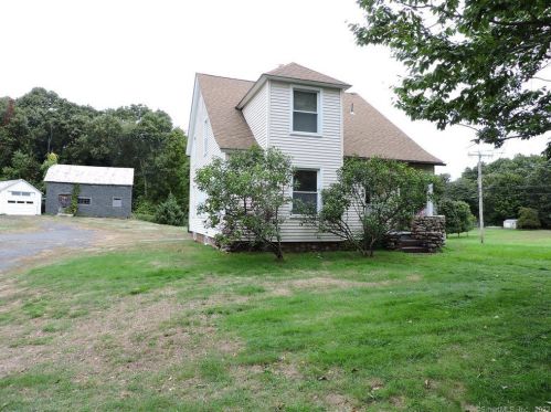 4 Hills St, Manchester, CT 06040-6307