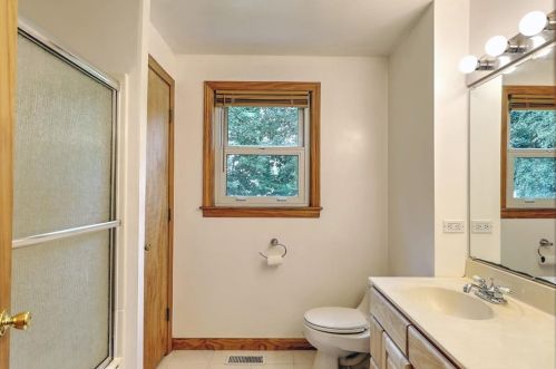 44 Rosemont Ave, Cumberland RI  02864-7519 exterior