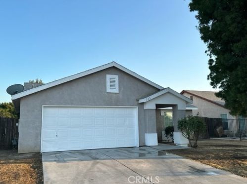 313 Berkshire Rd, Bakersfield, CA 93307-5809