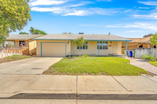 614 F St, Los Banos, CA 93635-3631