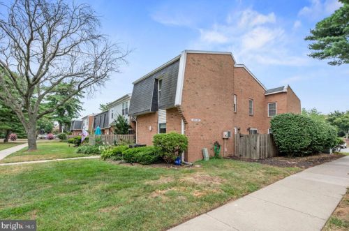 3080 Harbour Dr, Palmyra NJ 08065-2219 exterior