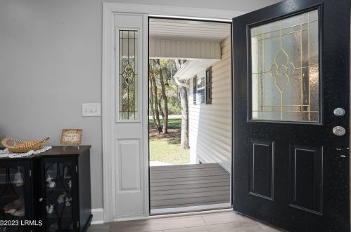 42 Walling Grove Rd, Beaufort, SC 29907-1068