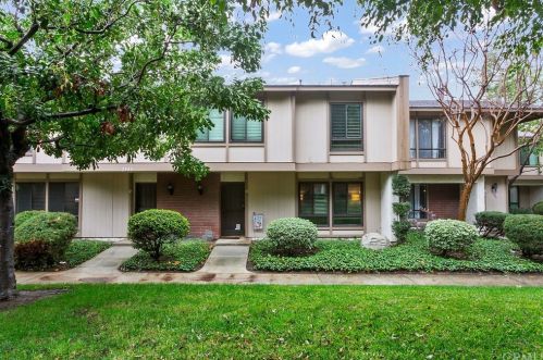 2943 Cottonwood St, Orange CA  92865-1240 exterior