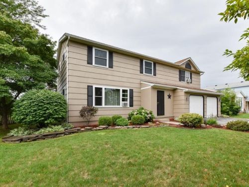 71 Little Tree Ln, Hilton NY  14468-1110 exterior