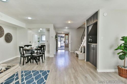 4323 Loma Riviera Ct, San Diego CA 92110-5504 exterior