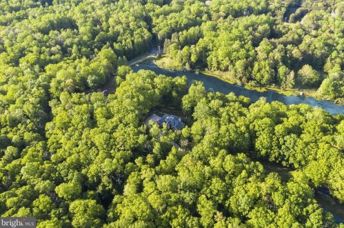 20 Hartlake Dr, Fredericksburg VA  22406-4635 exterior