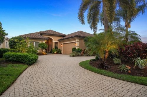 15668 Whitney Ln, Naples, FL 34110-7612