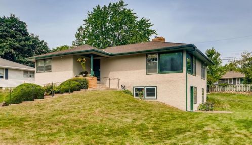 237 Reid Ln, South Saint Paul, MN 55075-1856