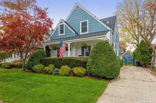 651 6th Ave, New Hyde Park, NY 11040-5457