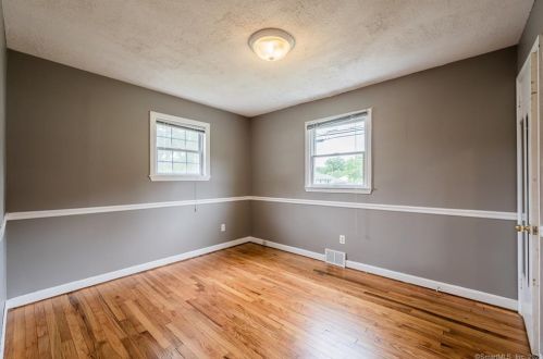 3 Robin St, Waterford CT  06385-2111 exterior