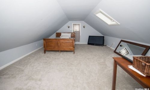 20 Ross Ave, Huntington Station NY  11747-2647 exterior