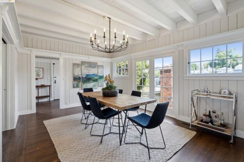 1510 Holman Rd, Oakland CA  94610-1833 exterior