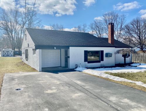 850 Grove Rd, Zanesville OH  43701-1335 exterior