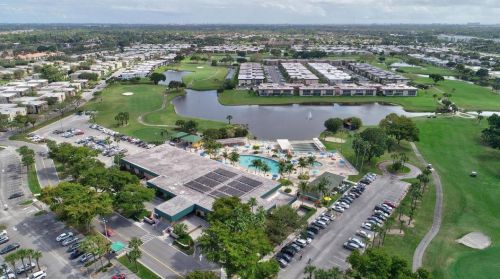 16 Burgundy A, Delray Beach FL  33484-5402 exterior