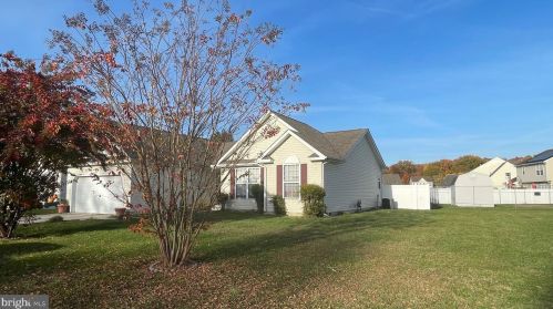 323 Wind Dr, Dover DE  19901-8608 exterior