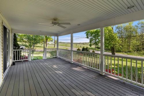 1 Barn Hill Rd, Bloomfield CT  06002-1218 exterior